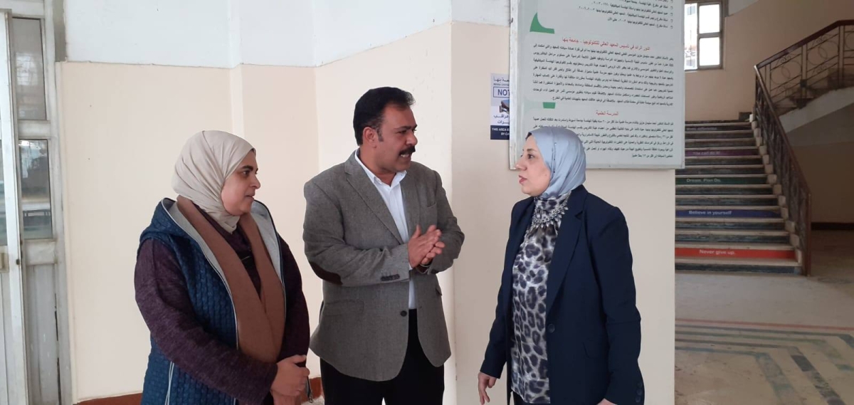 نائب رئيس جامعة بنها تتفقد سير العملية التعليمية داخل الكليات